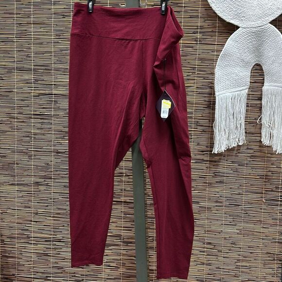 Women's Plus‎ Size High-Waisted Leggings - Ava & Viv™ Size M - Picture 2 of 3